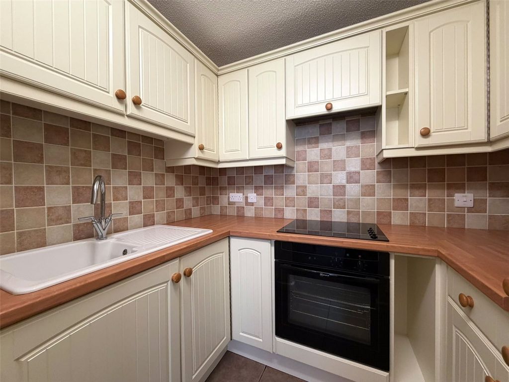 Property photo 3 of 13 Kitchen