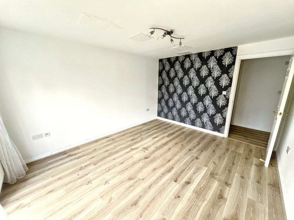 Property photo 3 of 10 Photo 3