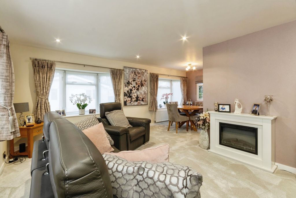 Property photo 2 of 17 Photography