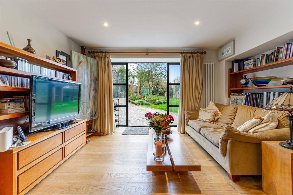 Property photo 2 of 17 Reception Area