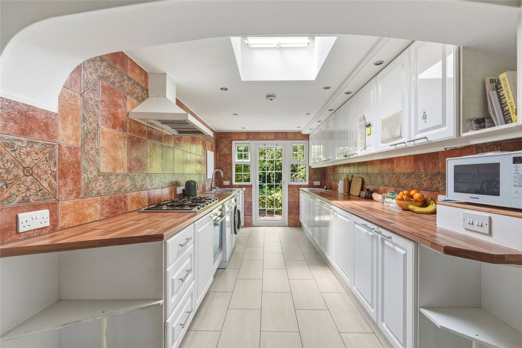 Property photo 2 of 17 Kitchen