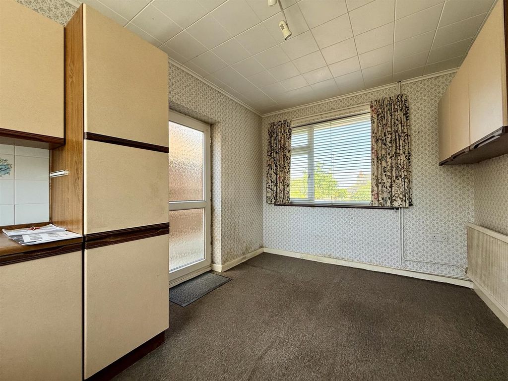 Property photo 3 of 8 Kitchen/Diner