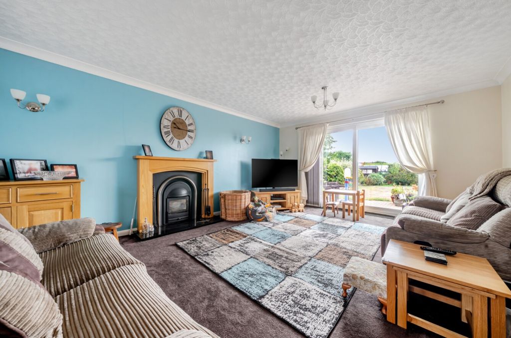 Property photo 2 of 24 1516198-12-1A07B46Fb2934