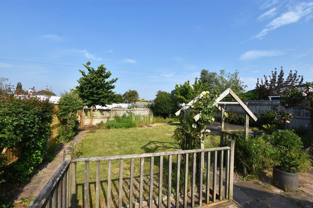 Property photo 2 of 13 Garden