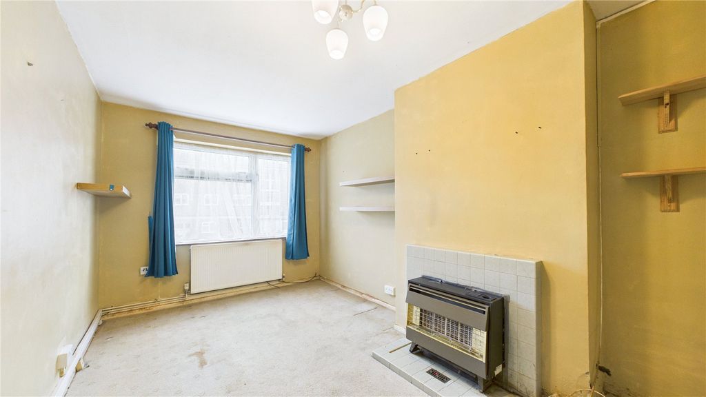 Property photo 3 of 11 Picture 3