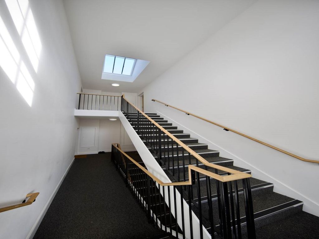 Property photo 2 of 13 19 Bunting Place Stairs_3