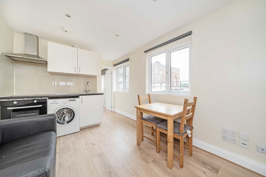 Property photo 1 of 5