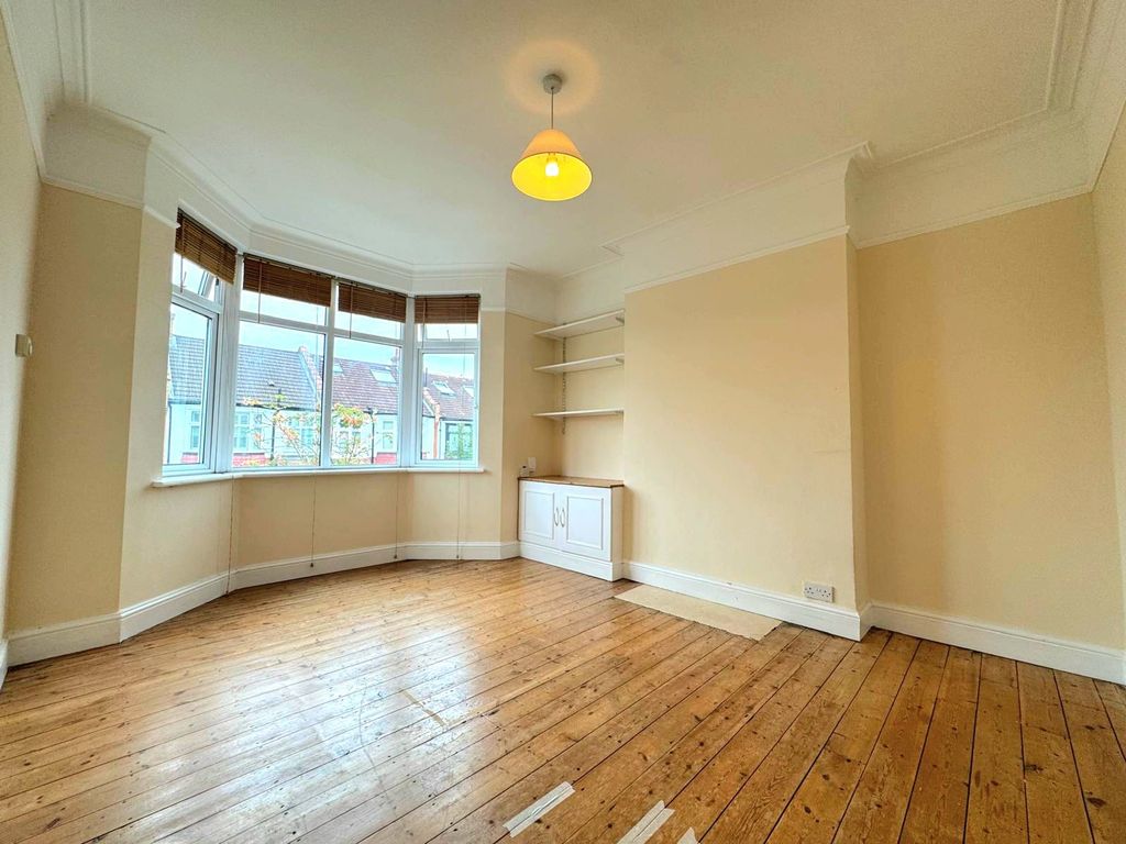 Property photo 2 of 5 3
