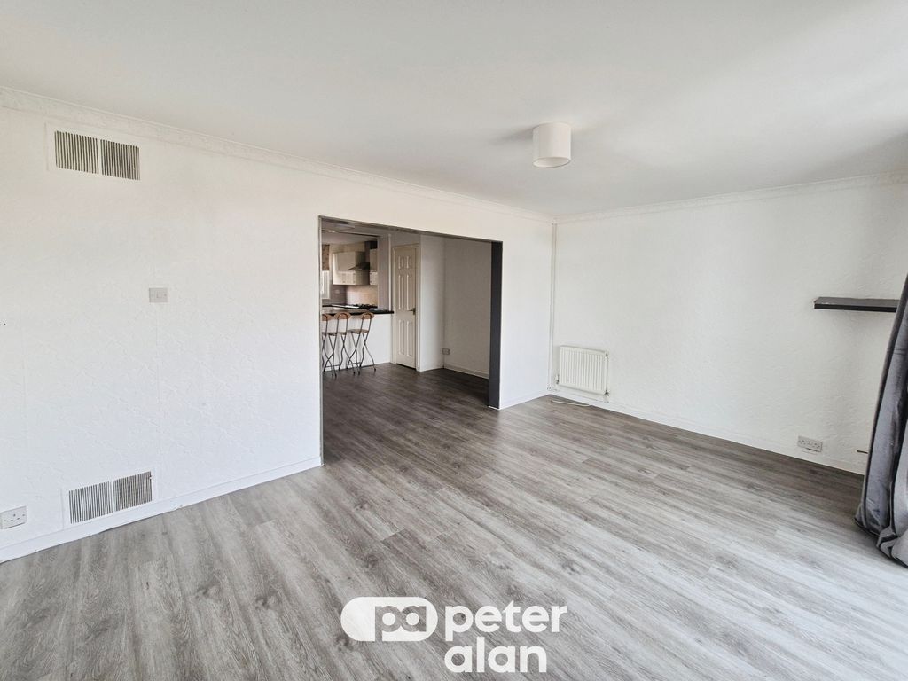Property photo 2 of 16 Image