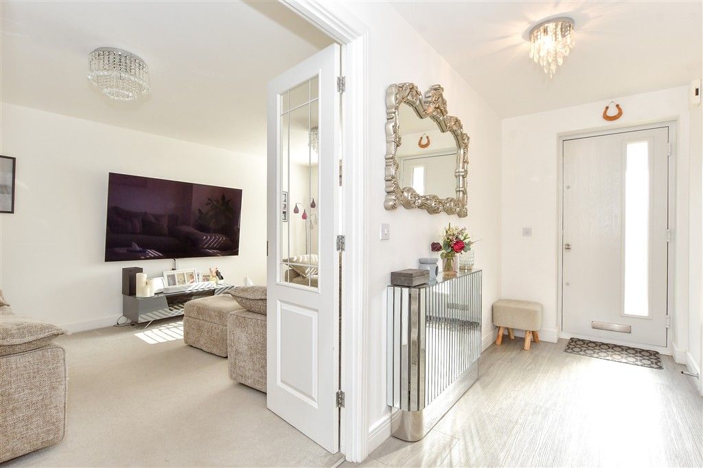 Property photo 3 of 14 Hallway