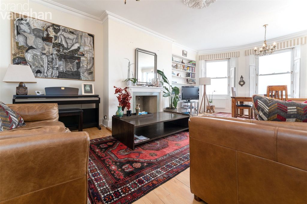 Property photo 3 of 15 Living Room