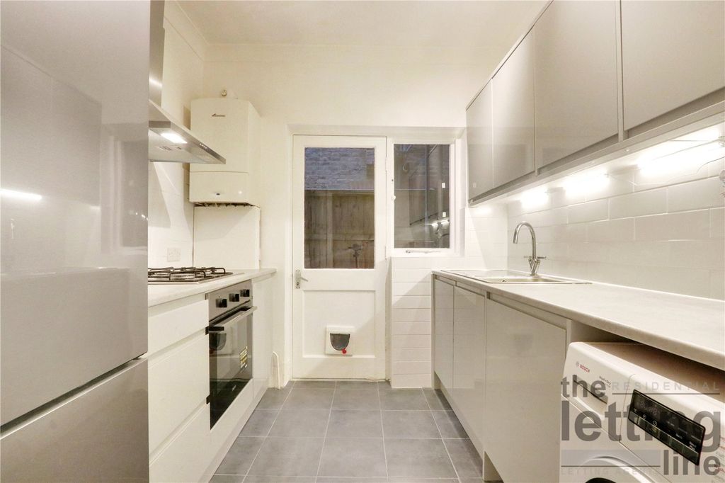 Property photo 1 of 10 Picture No. 12
