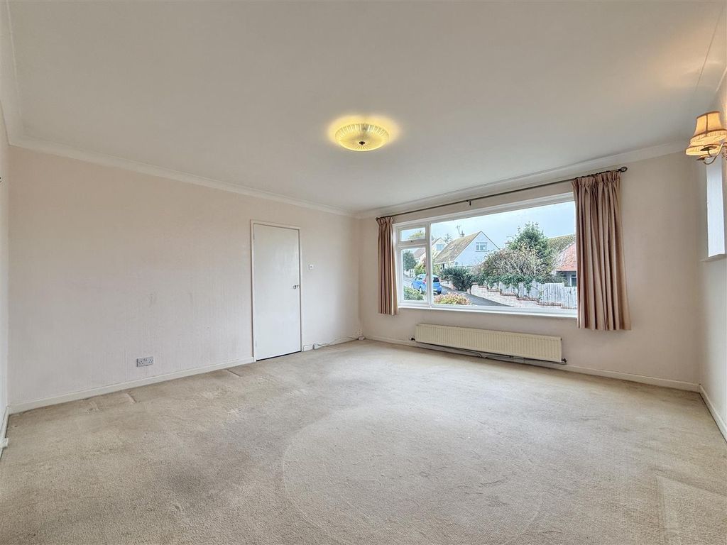 Property photo 2 of 19 Living  Room.Jpeg