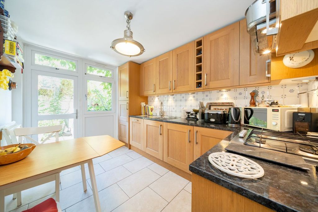 Property photo 2 of 6