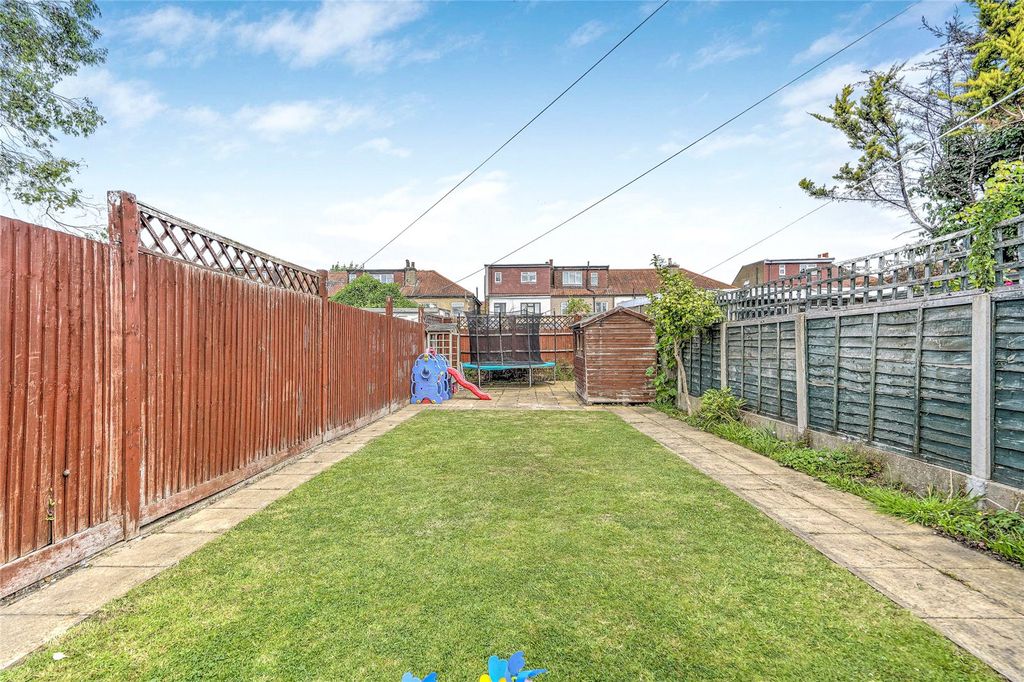 Property photo 2 of 15 Picture No. 12