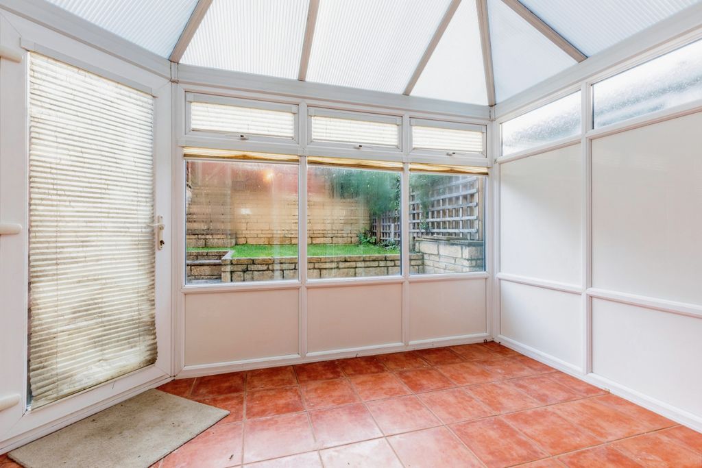 Property photo 2 of 7 Conservatory