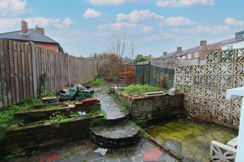 Property photo 2 of 18