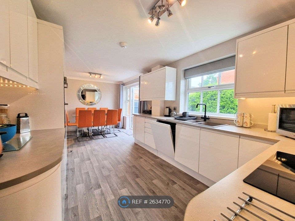 Property photo 3 of 35