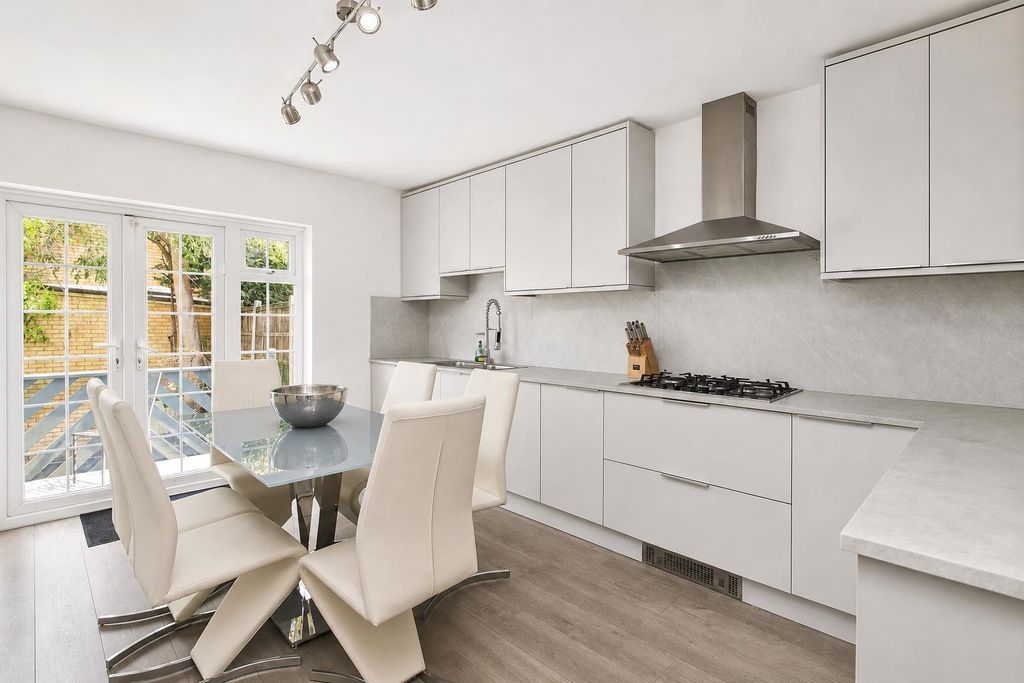 Property photo 1 of 21 Fcfda763-cc63-4542-8d9A-c3E61Bccb74c.Png