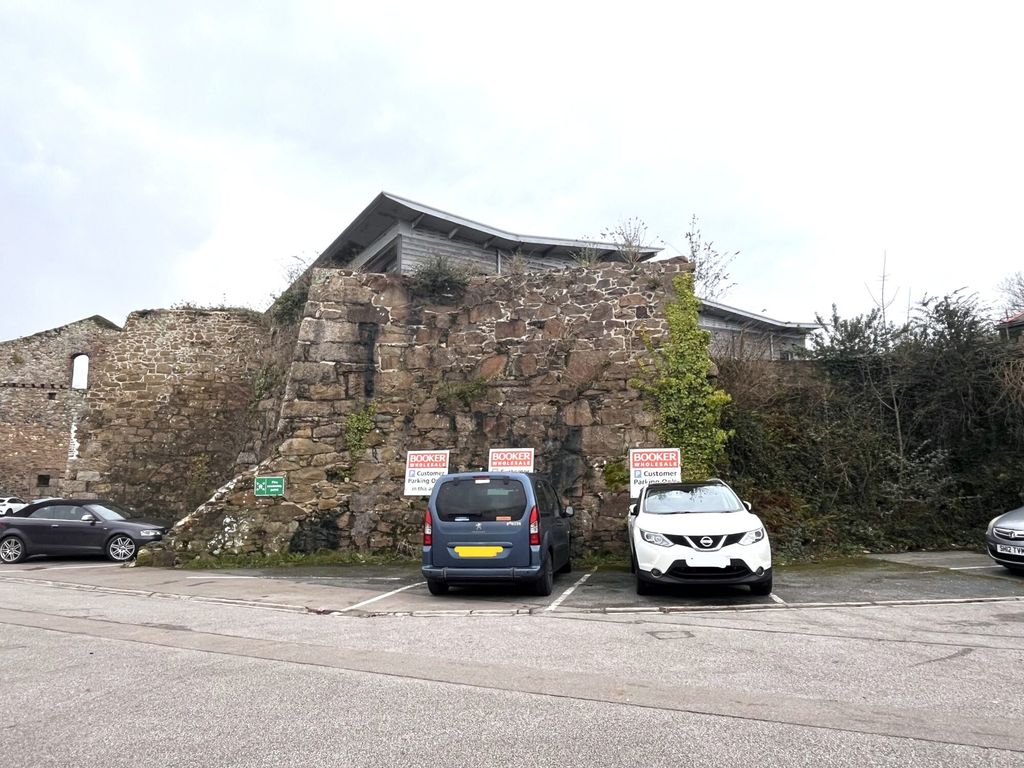 Property photo 3 of 3