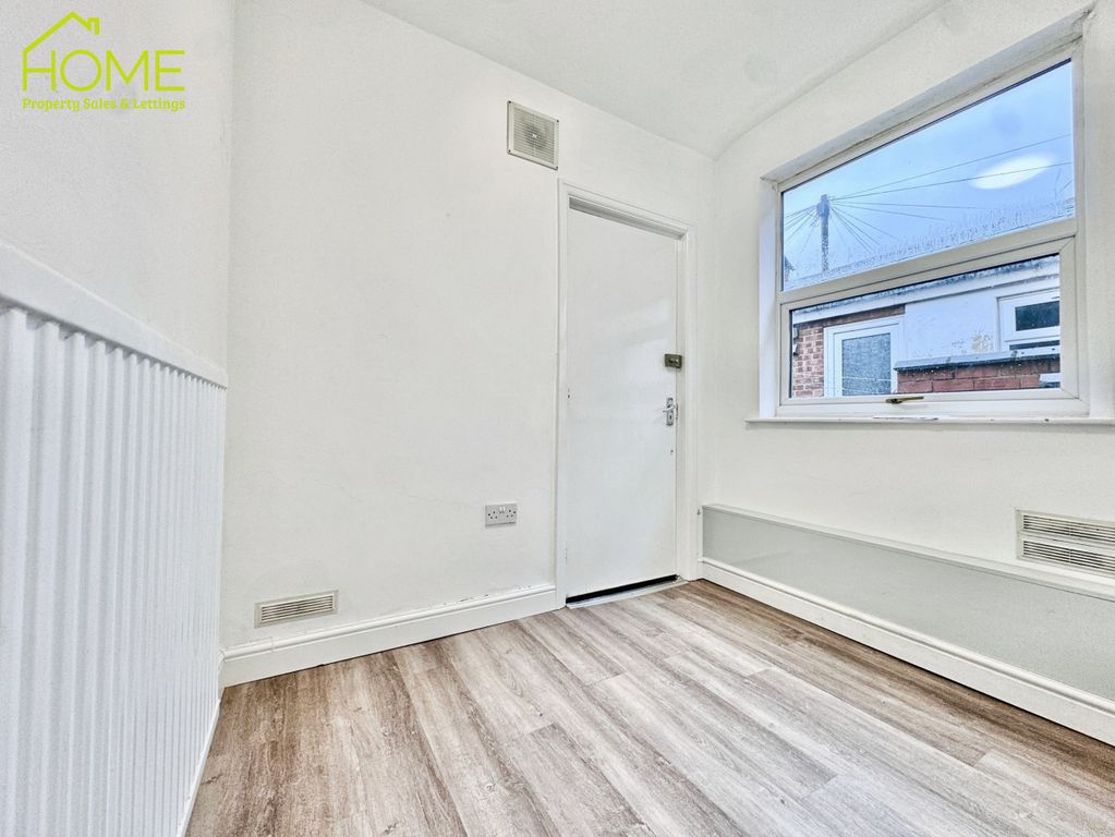 Property photo 3 of 13 Utility Room