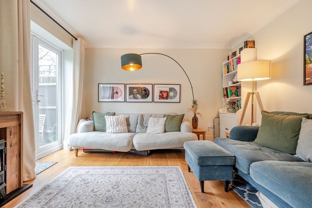 Property photo 3 of 21