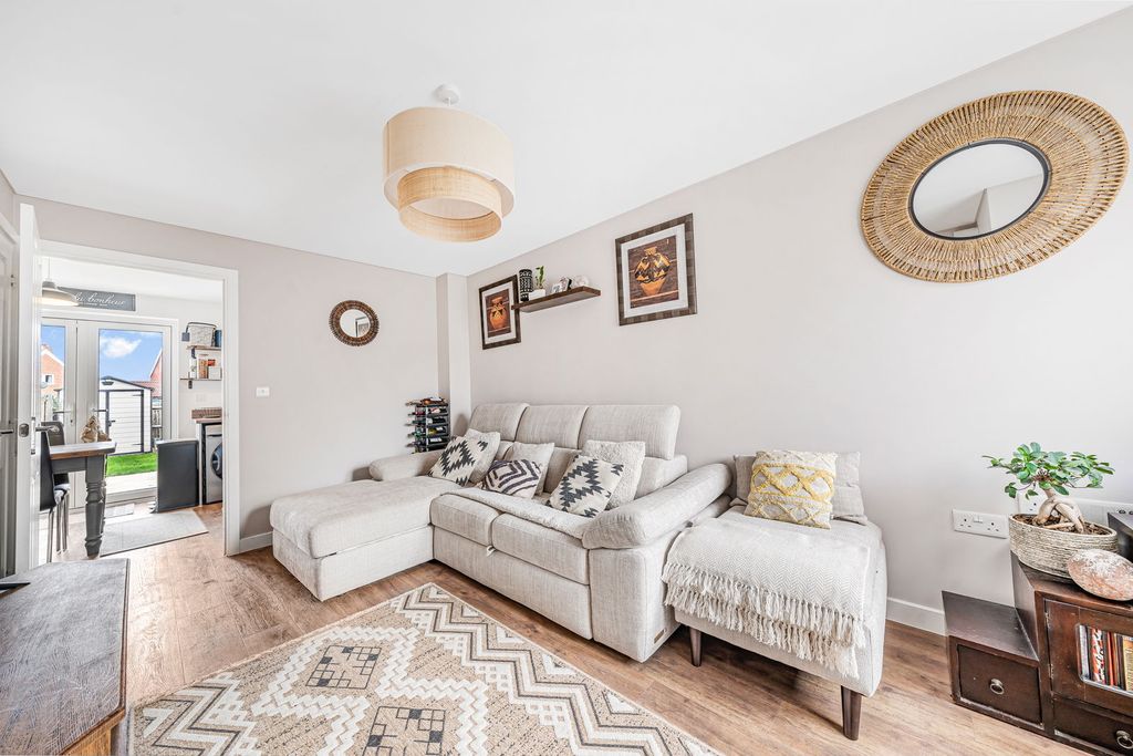 Property photo 3 of 20