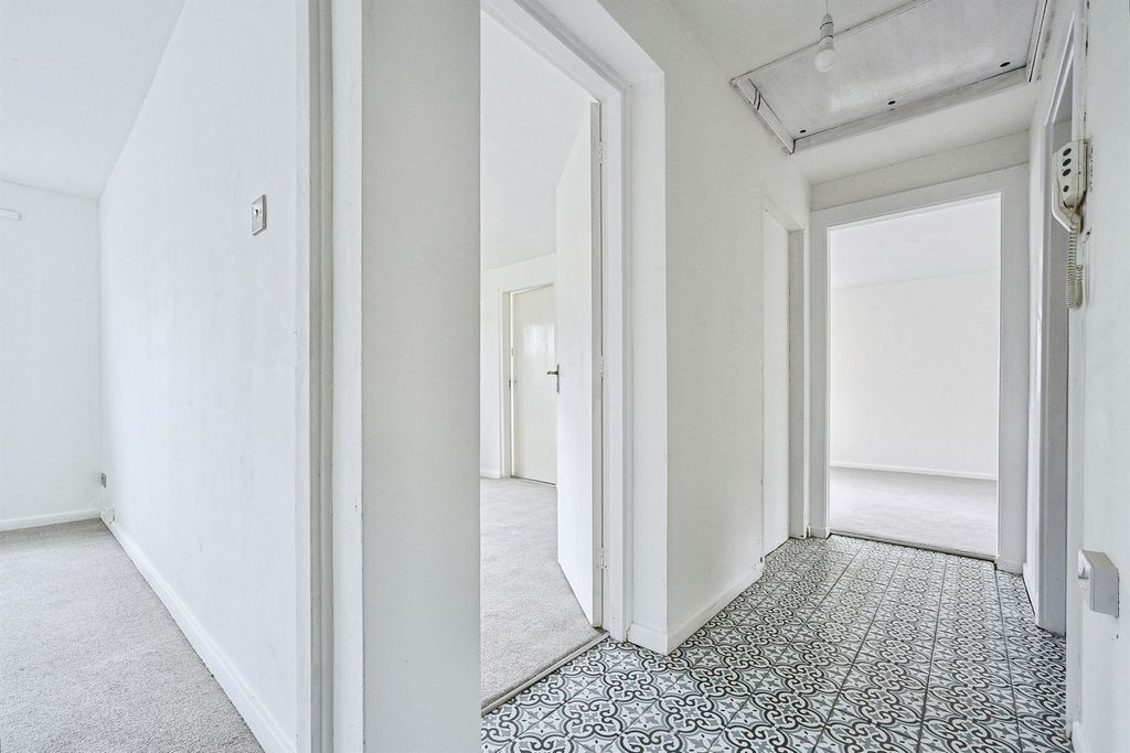 Additional image 4 of 2 bed flat for saleMasons Road, Headington, Oxford OX3