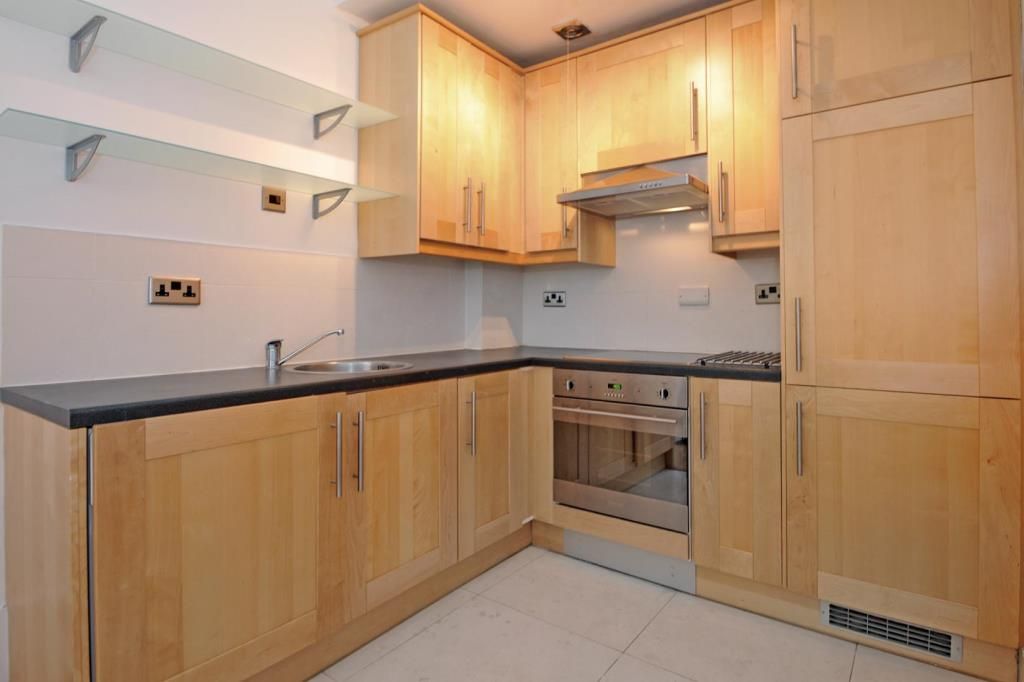 Property photo 2 of 10 Kitchen