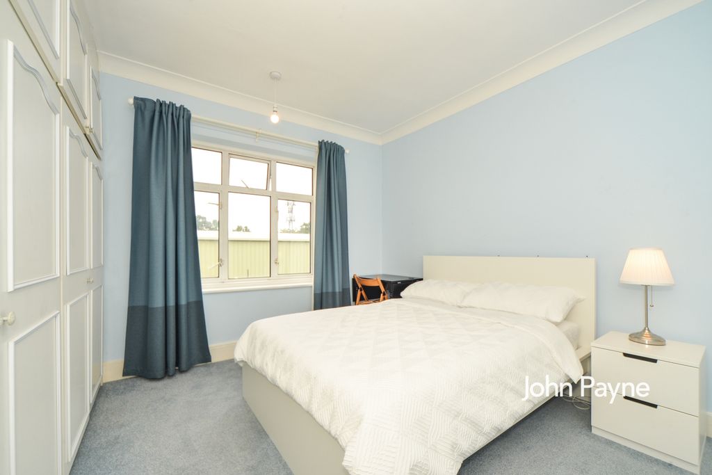 Property photo 1 of 10 Bedroom