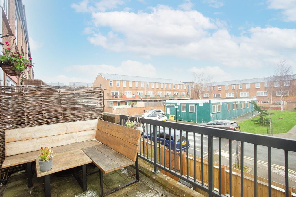 Property photo 2 of 15 Terrace