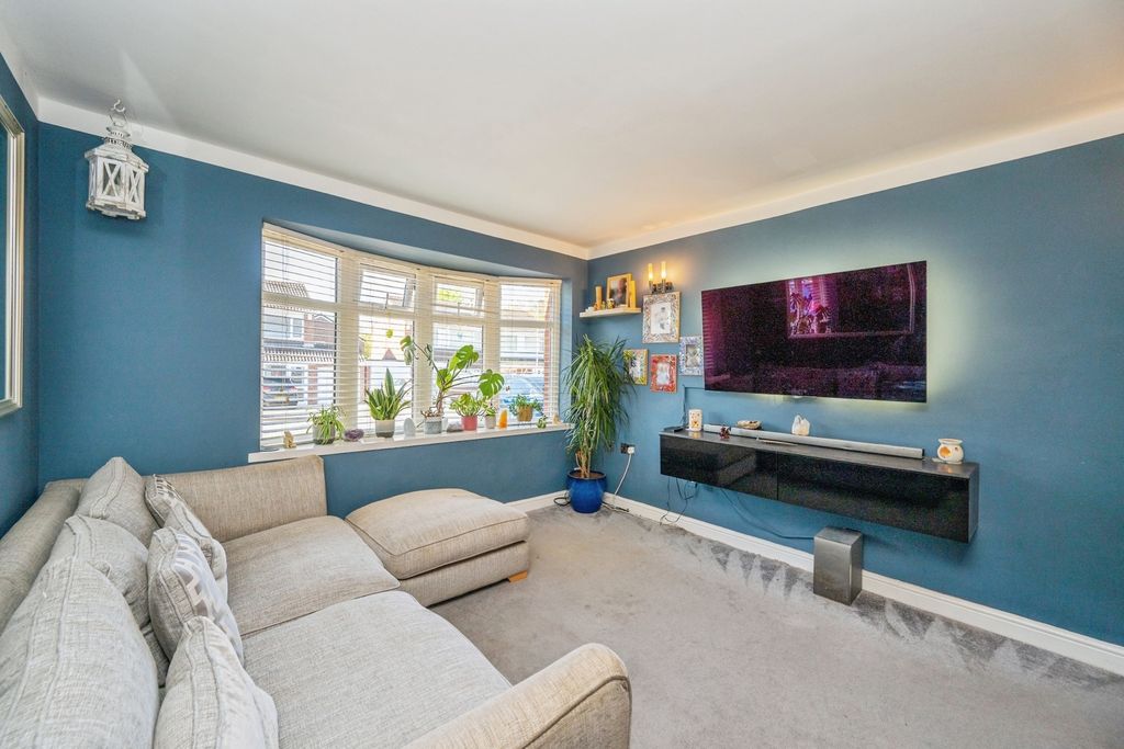 Property photo 3 of 26 Pbox-Img.Jpg