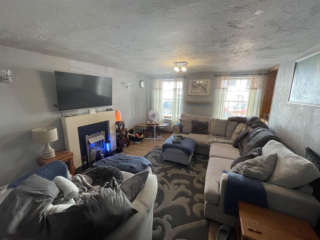 Property photo 3 of 18 Img_1009.Jpg