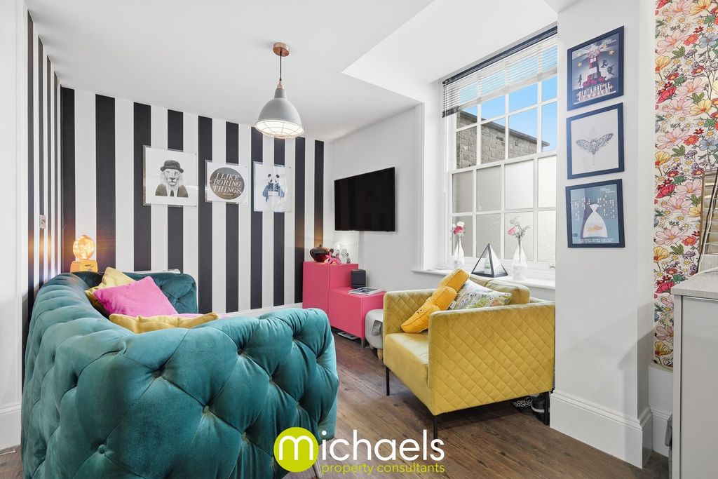 Property photo 3 of 10