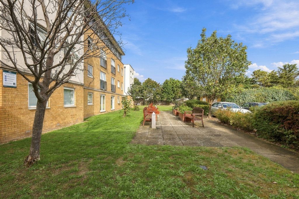 Property photo 1 of 20