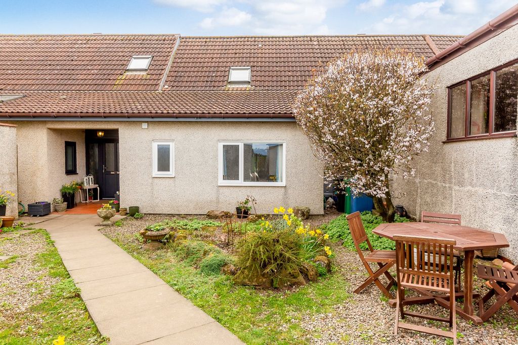 Property photo 3 of 27