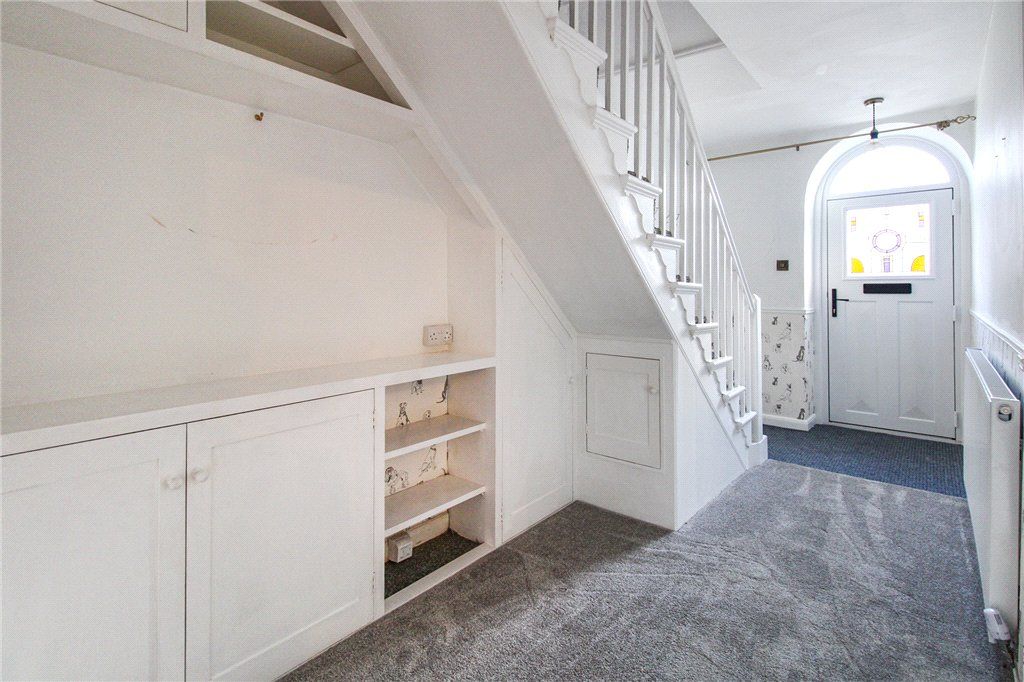 Property photo 2 of 14 Entrance Hall