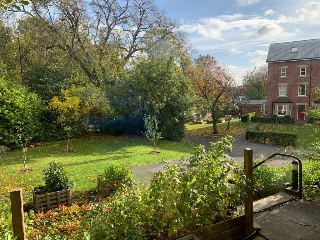 Property photo 2 of 21