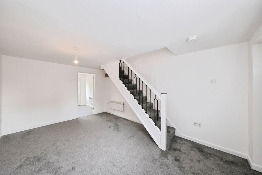 Property photo 2 of 11 Pbox-Img.Jpg