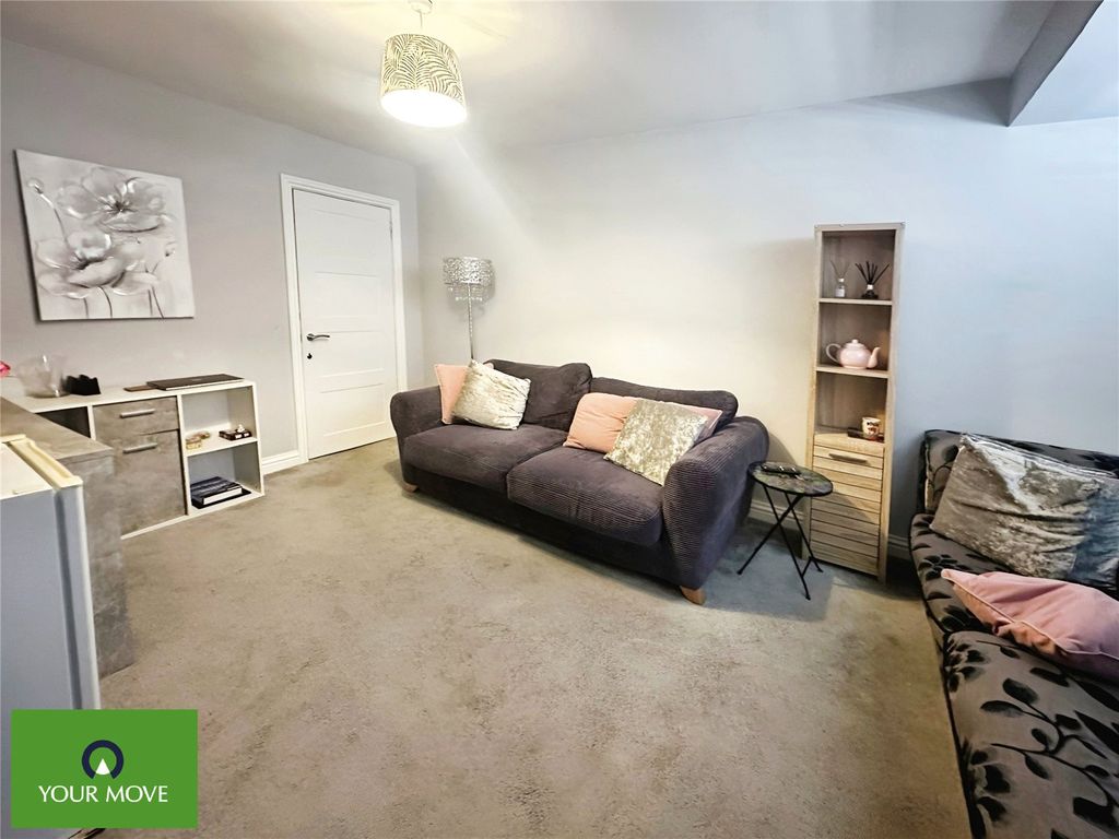 Property photo 2 of 9 Lounge