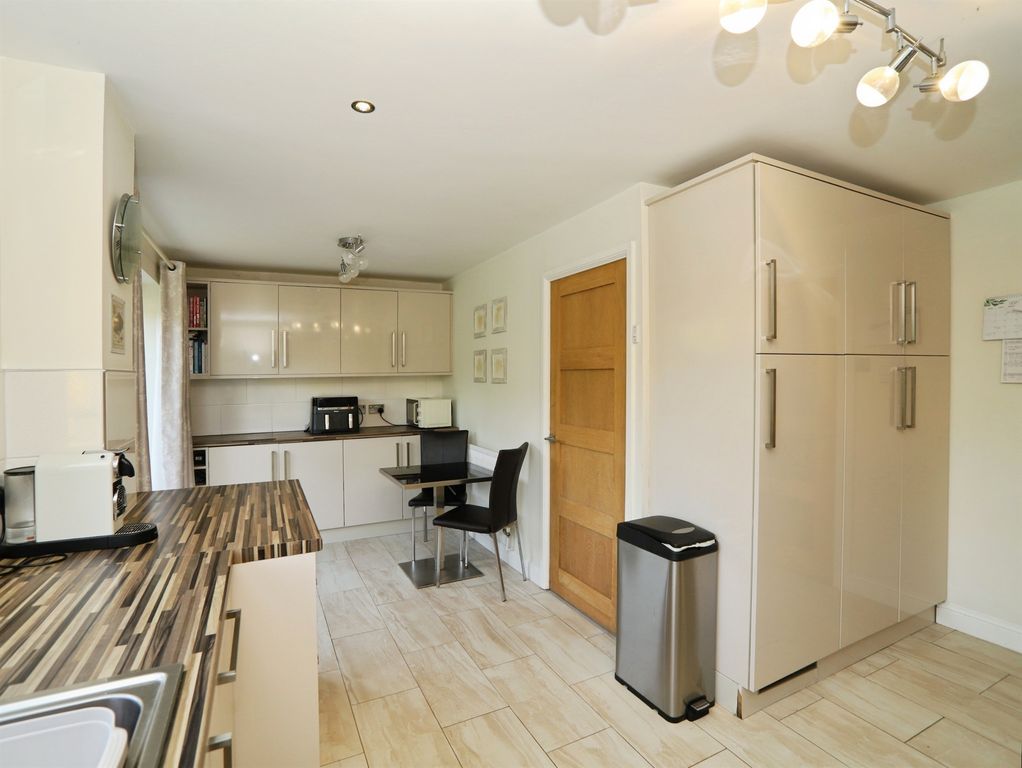 Property photo 3 of 34
