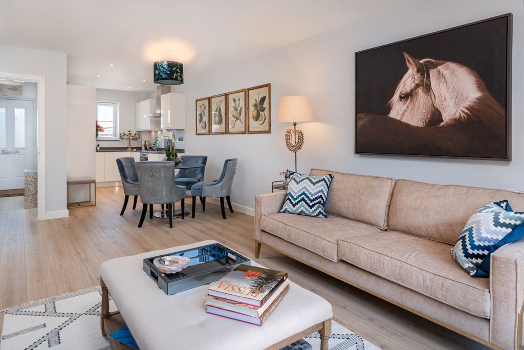 Property photo 3 of 11