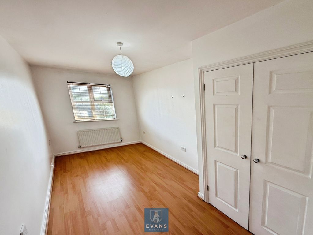 Property photo 3 of 13 Bedroom