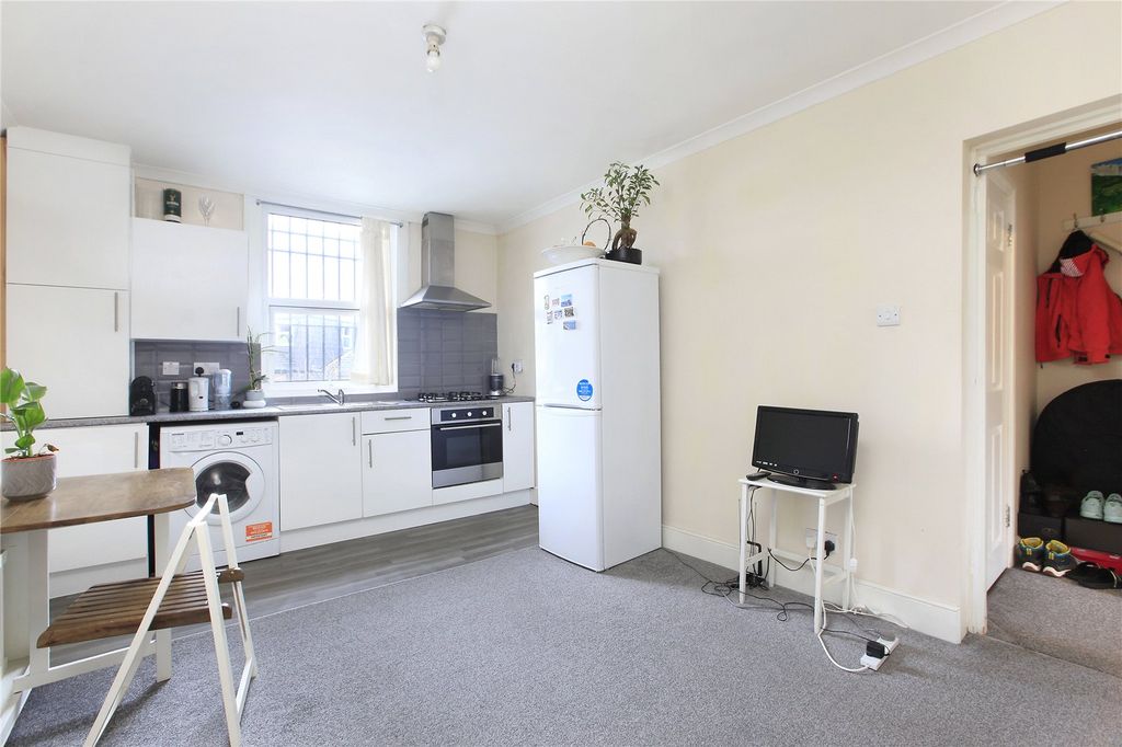 Property photo 3 of 8