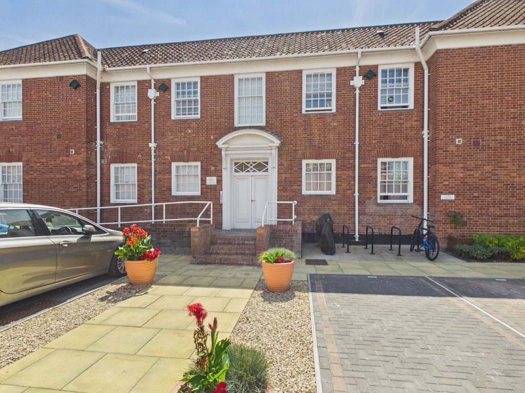 Property photo 1 of 9