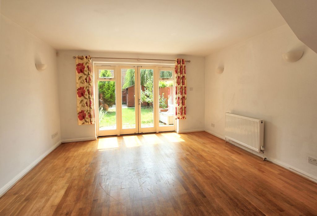 Property photo 3 of 11 Picture No. 24