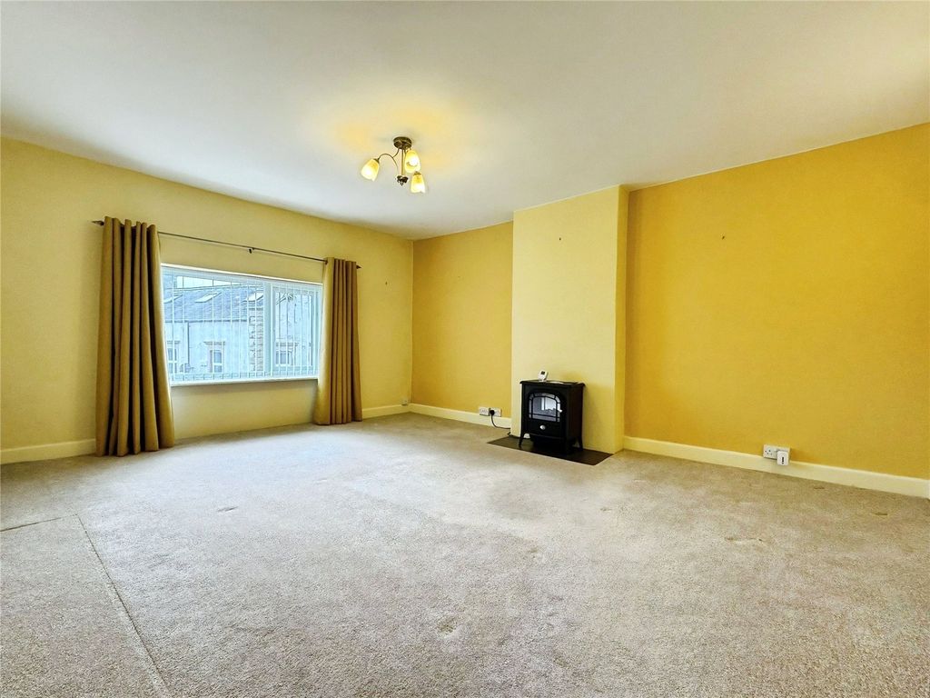 Property photo 3 of 10 Living Room