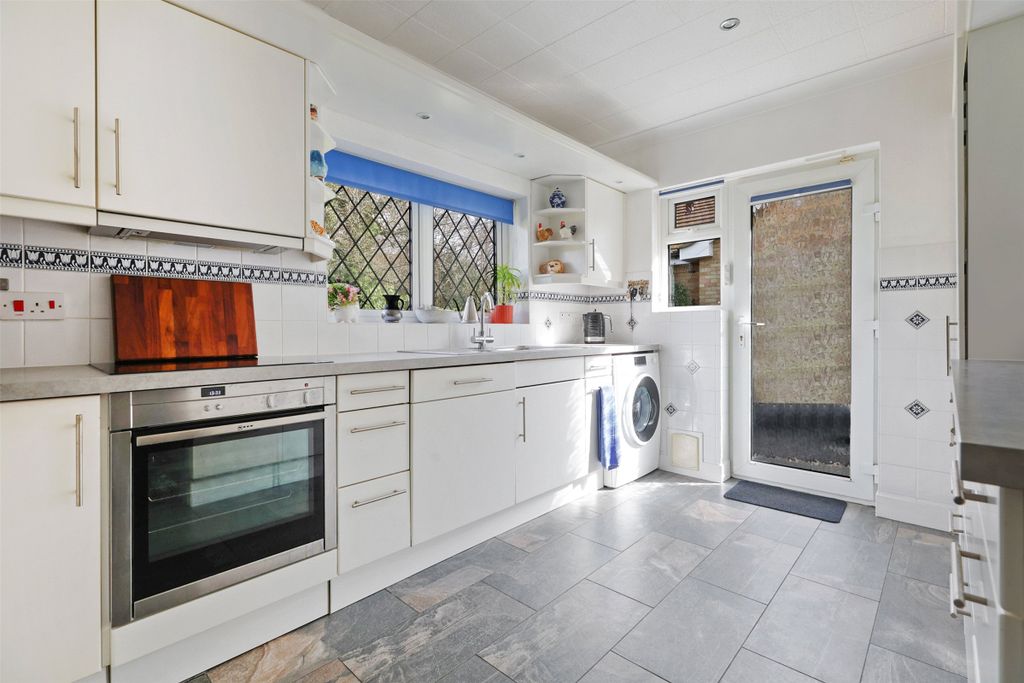 Property photo 3 of 15 Picture No. 10