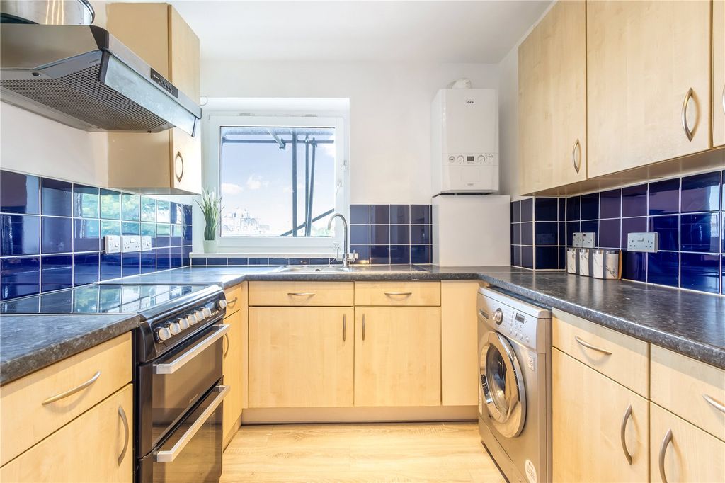 Property photo 1 of 17 Picture No. 01