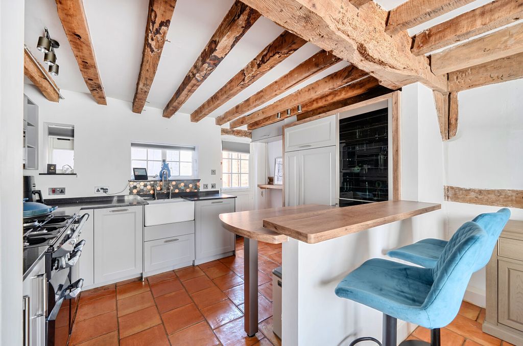 Property photo 3 of 12 1480319-28-6A3Aa8...